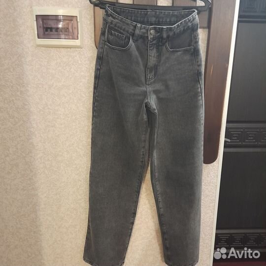 Джинсы широкие