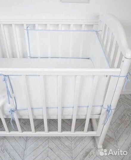 Бортик сетка в детскую кроватку