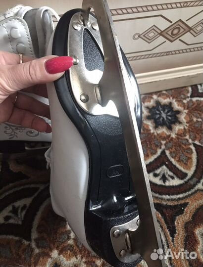 Коньки фигурные женские 37