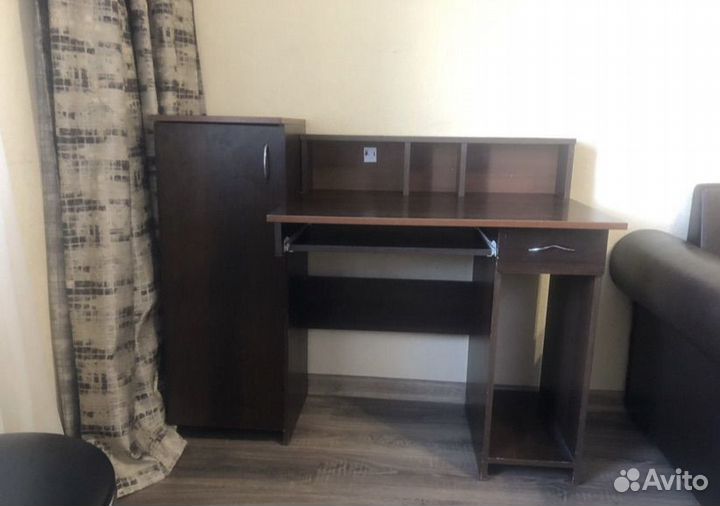 Письменный стол, компьютерный стол