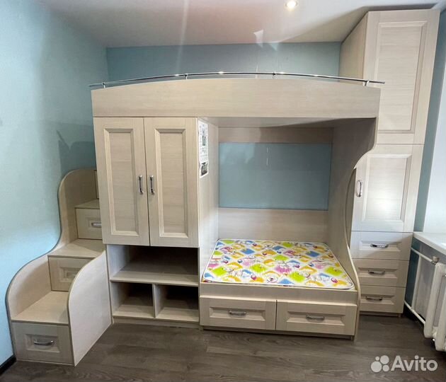 Двухъярусная кровать со шкафами и ящиками