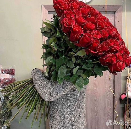 Метровые розы Доставка цветов