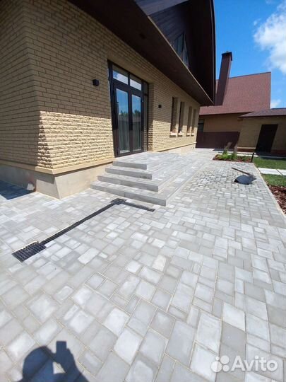 Укладка тротуарной плитки, асфальтирование