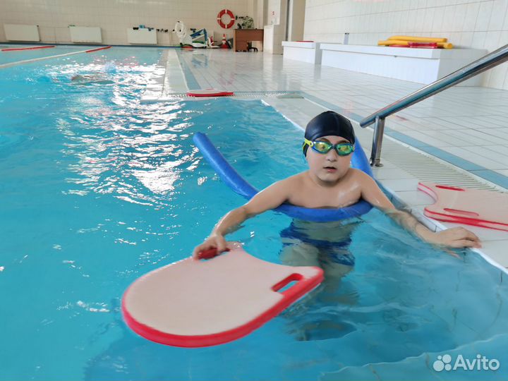 Детские и взрослые группы по плаванию