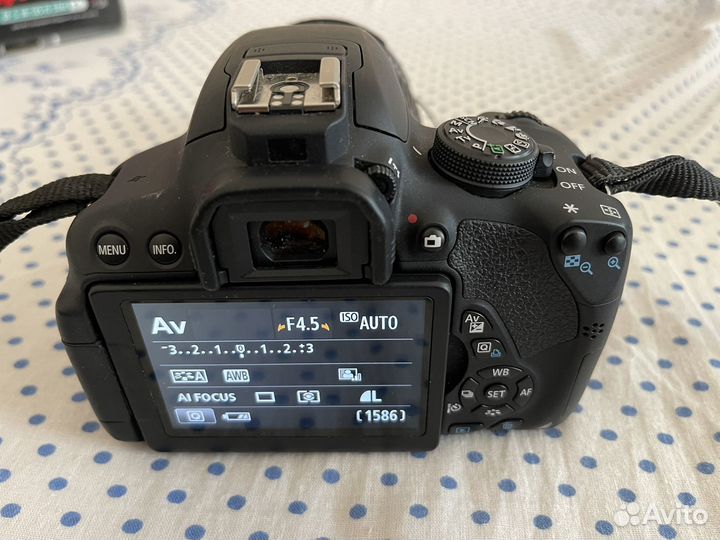 Зеркальный фотоаппарат Canon 700d (Rebel T5i)