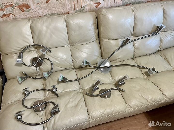 Светильник потолочный люстра) и 3 бра комлект