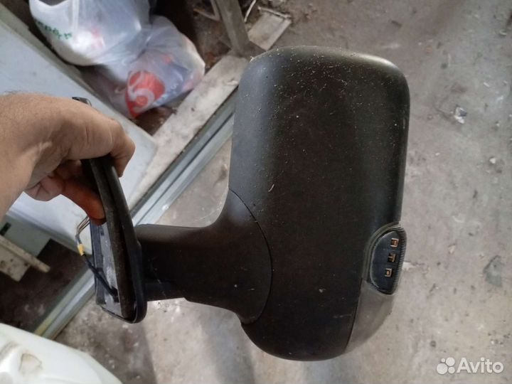 Зеркало заднего вида