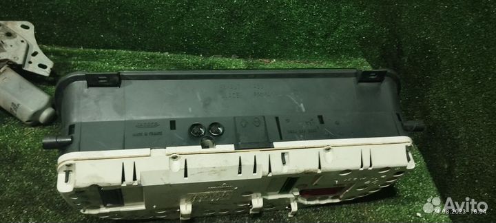 Панель приборов Renault Laguna