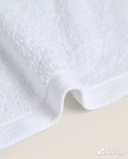 Полотенце белого цвета Zara home