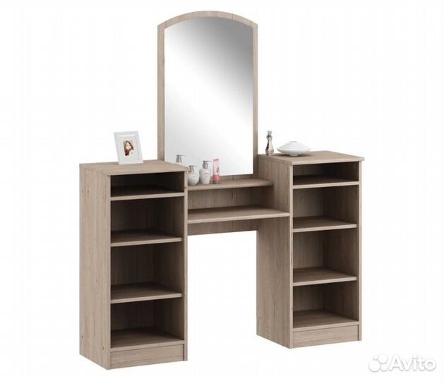 Туалетный столик с зеркалом