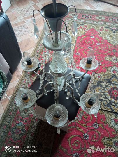 Продам люстру
