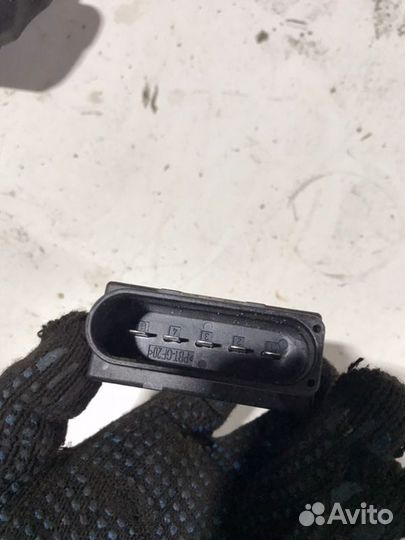 Блок управления топливным насосом Skoda Octavia A7