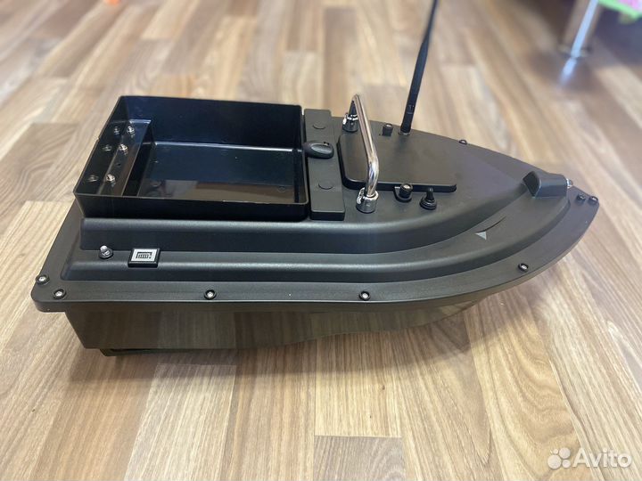 Прикормочный кораблик с gps на 16 точек