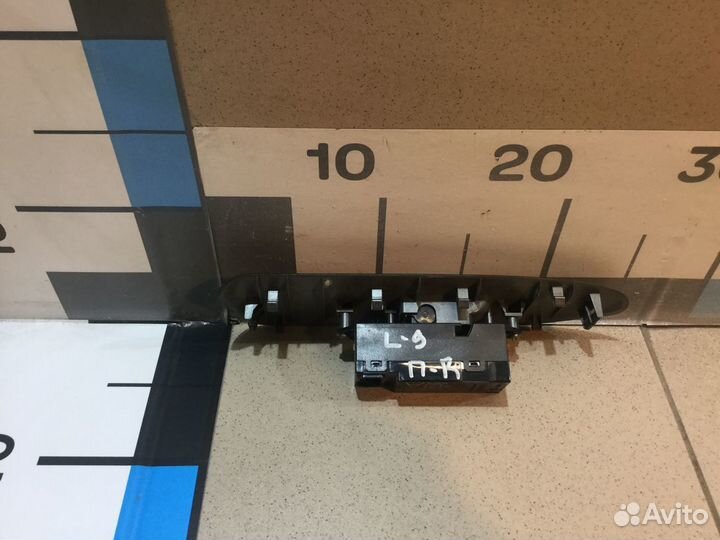 Кнопка стеклоподъемника передняя Митсубиси Лансер