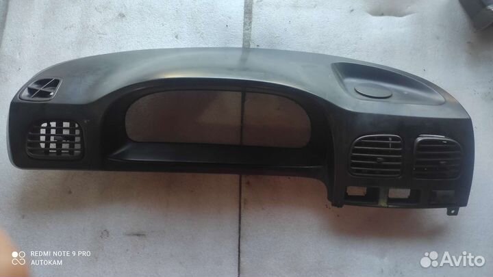 Накладка на торпедо Kia Rio 1