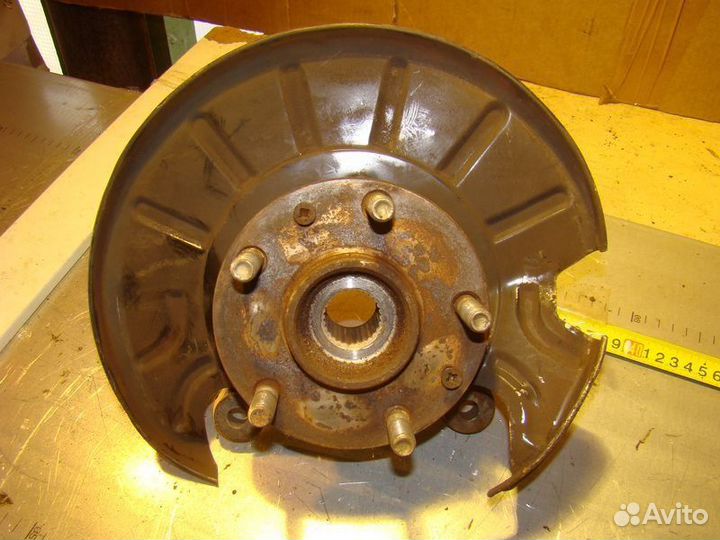 Поворотные кулаки перед Land rover freelander 99г