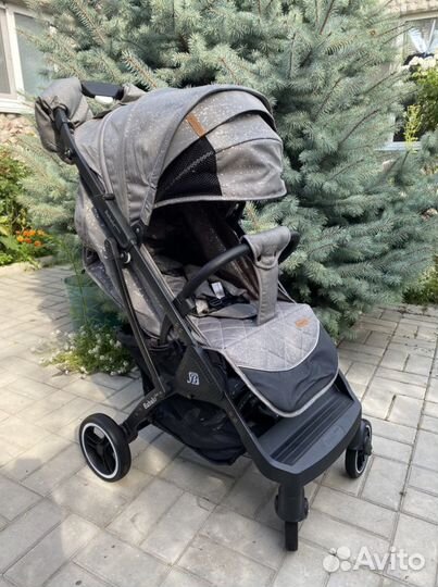 Прогулочная коляска Babalo (снег на чр. )