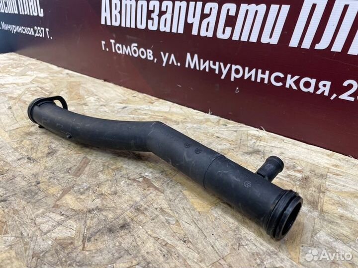 Патрубок системы охлаждения Volkswagen Polo