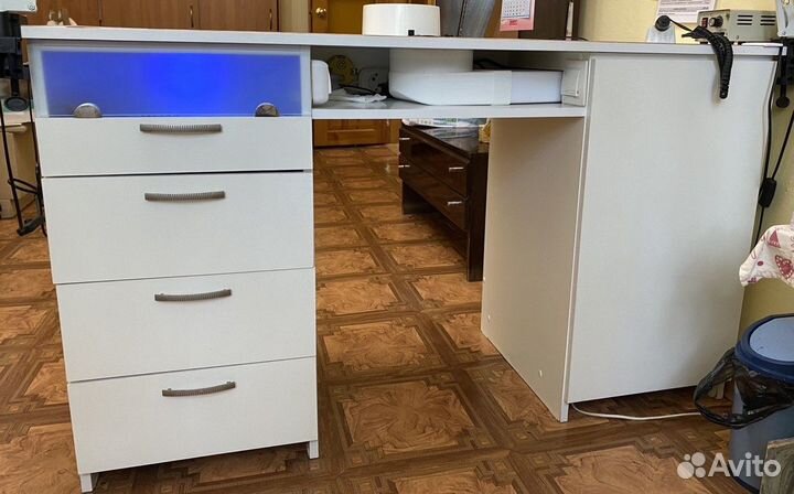 Стол для маникюра