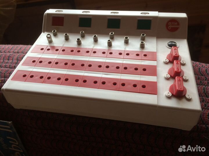 Раритетная детская игрушка - логическая машина
