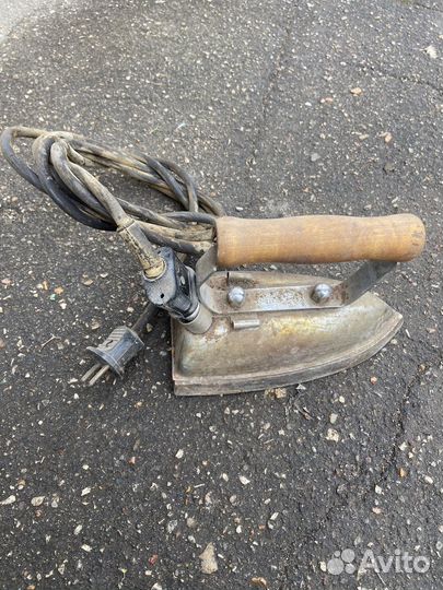 Утюг чугунный старинный