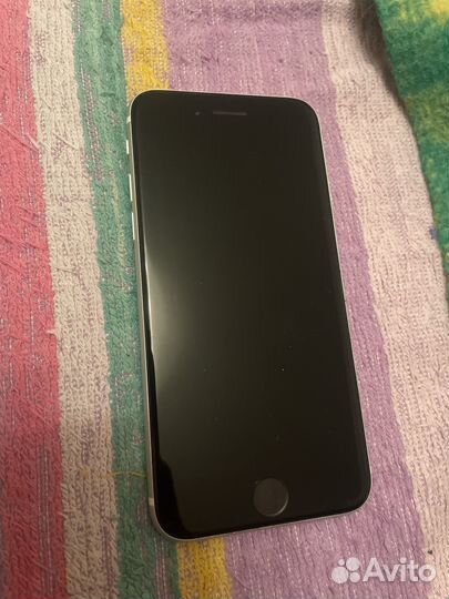 iPhone SE, 64 ГБ
