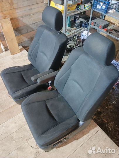 Передние сиденья на lexus