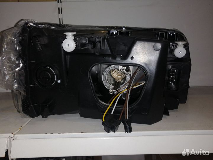 Фара volkswagen transporter T-5