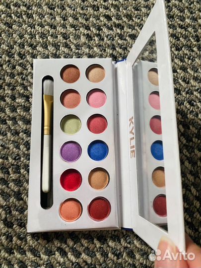 Косметика новая много