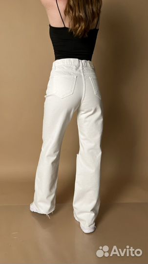 Белые джинсы
