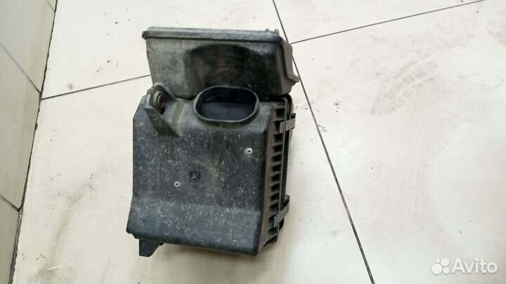 Корпус воздушного фильтра Mitsubishi Lancer