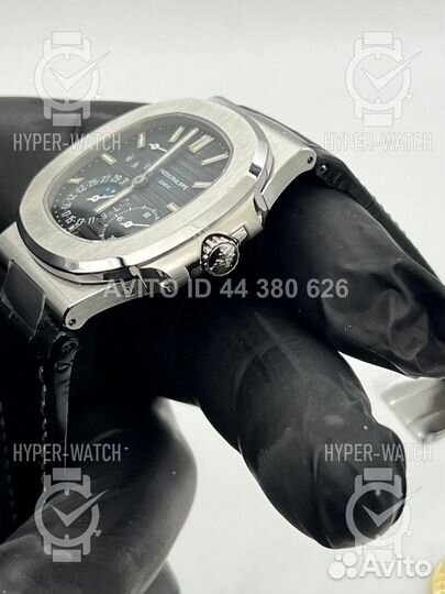 Часы Patek Philippe Nautilus Moonphase 5712G-001