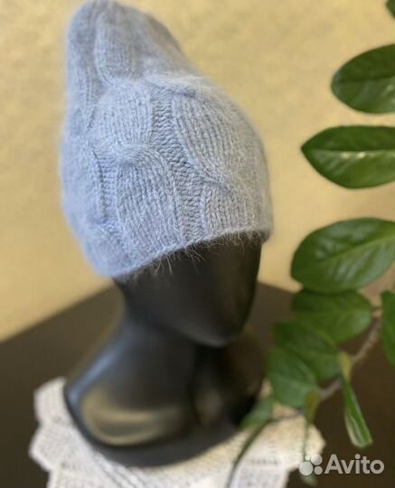 Шапка ручной вязки