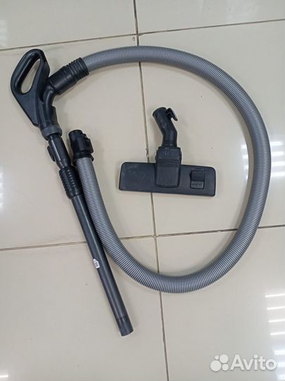 Пылесос с контейнером для пыли Samsung SC15K4130HB