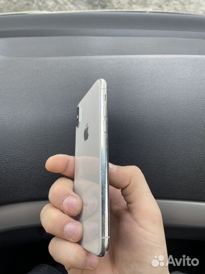 iPhone X, 64 ГБ