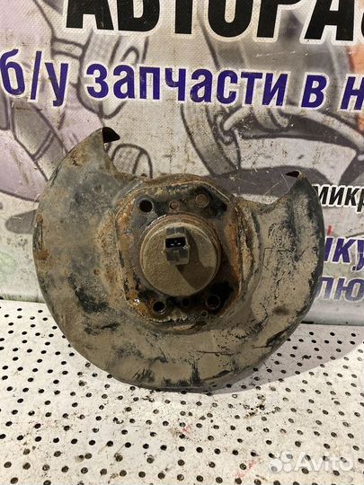 Кулак задний левый Kia Soul