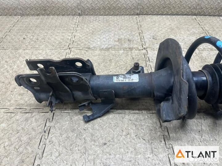 Стойка передняя правая nissan serena