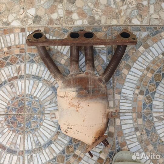 Колектор с католизатором на ладу Гранту 8 клапанов