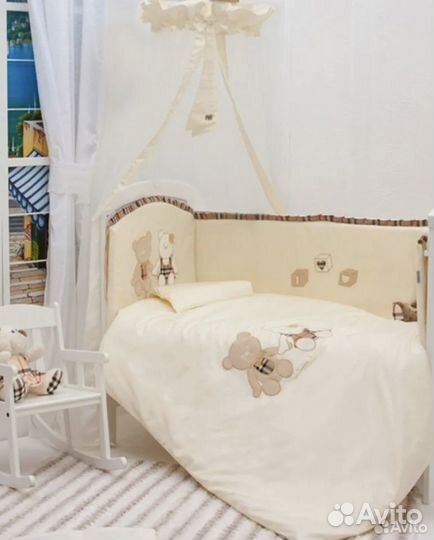 Комплект в детскую кроватку с бортиками