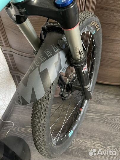 Велосипед горный 27,5 рама 20 rock shox reba