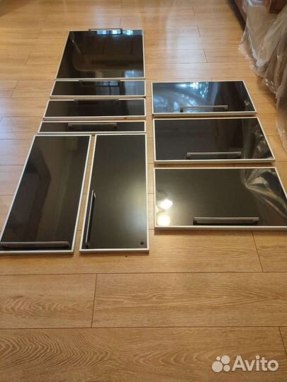 Кухонные фасады с алюминиевой кромкой