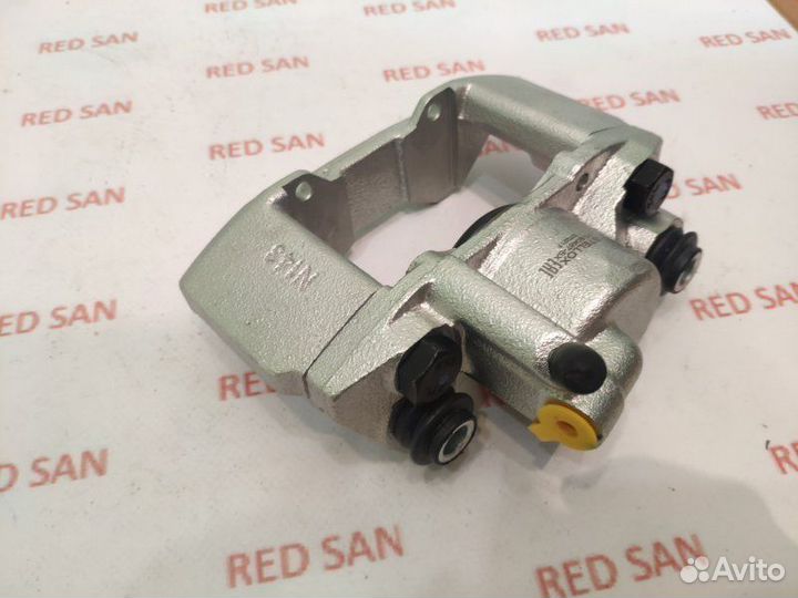 Суппорт тормозной задний правый Mitsubishi Pajero