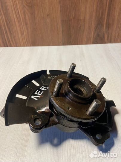 Кулак передний левый Hyundai Solaris RB G4FC