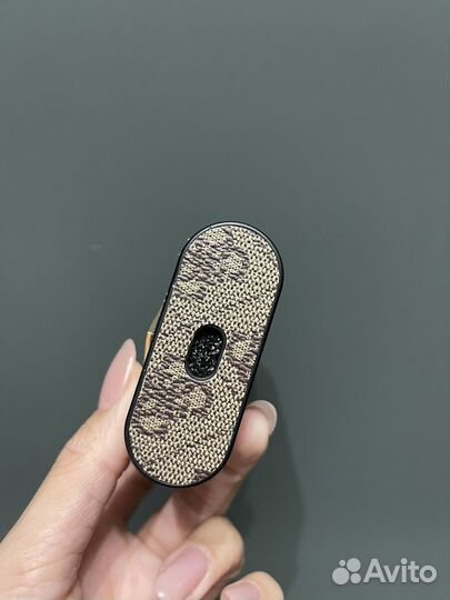 Чехол guess для наушников AirPods Pro