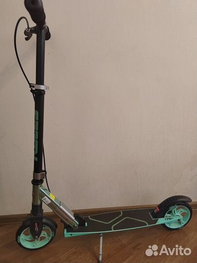 Два взрослых самоката