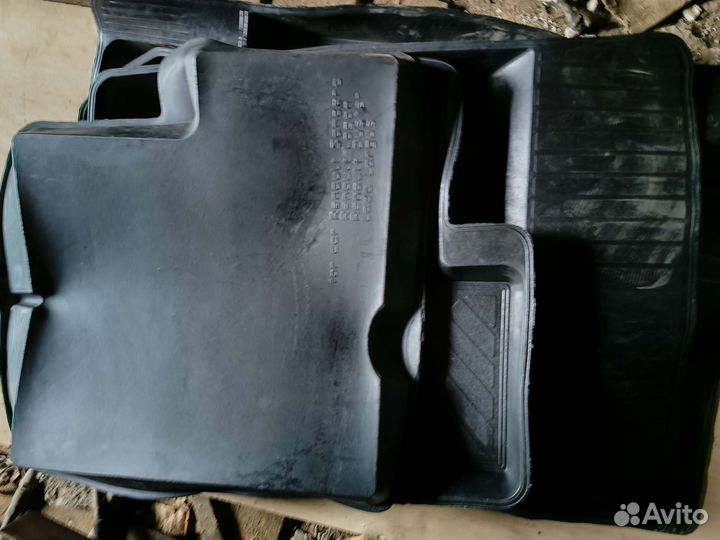 Автомобильные коврики largus