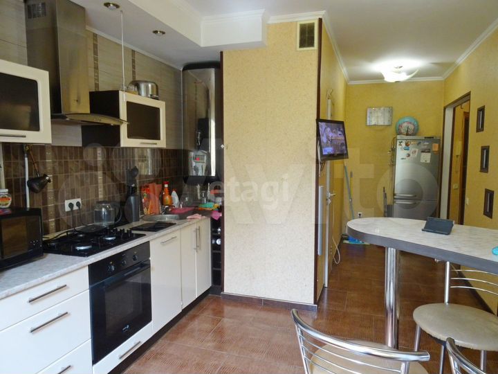 2-к. квартира, 50 м², 2/9 эт.