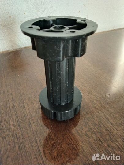 Опора мебельная регулируемая