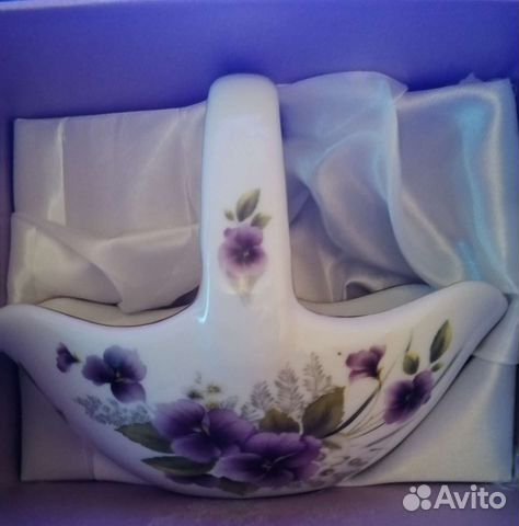 Конфетница фарфоровая