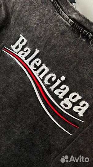 Футболка Balenciaga